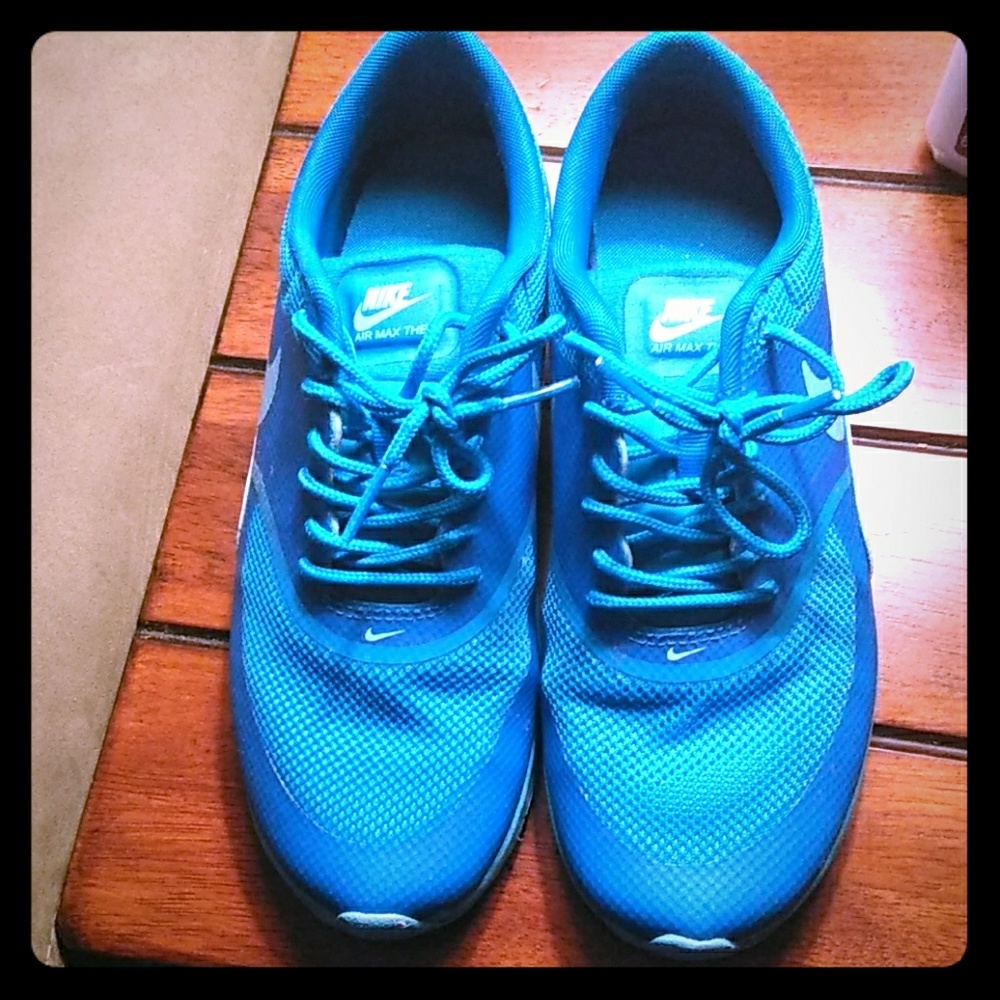 Nike Thea